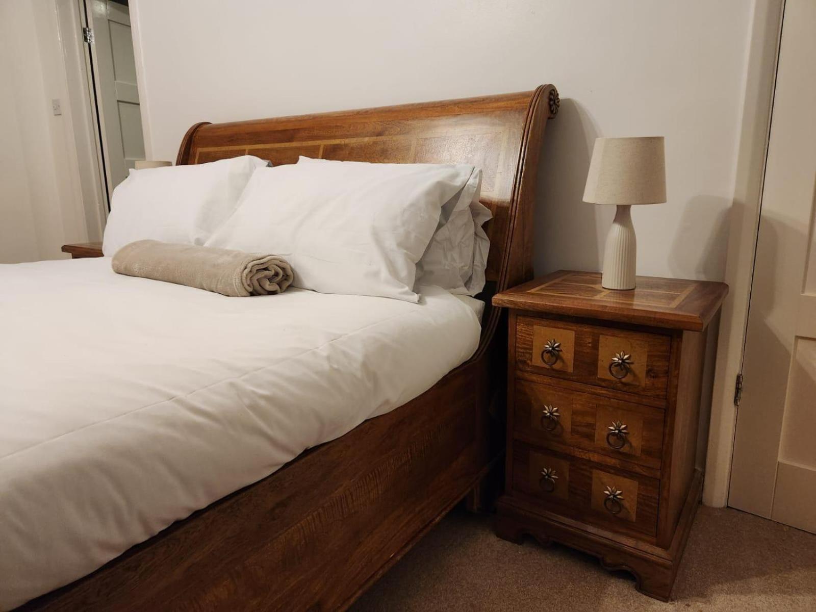 D Elmdon Homestay Shared 4 Bedrooms Бирмингем Экстерьер фото