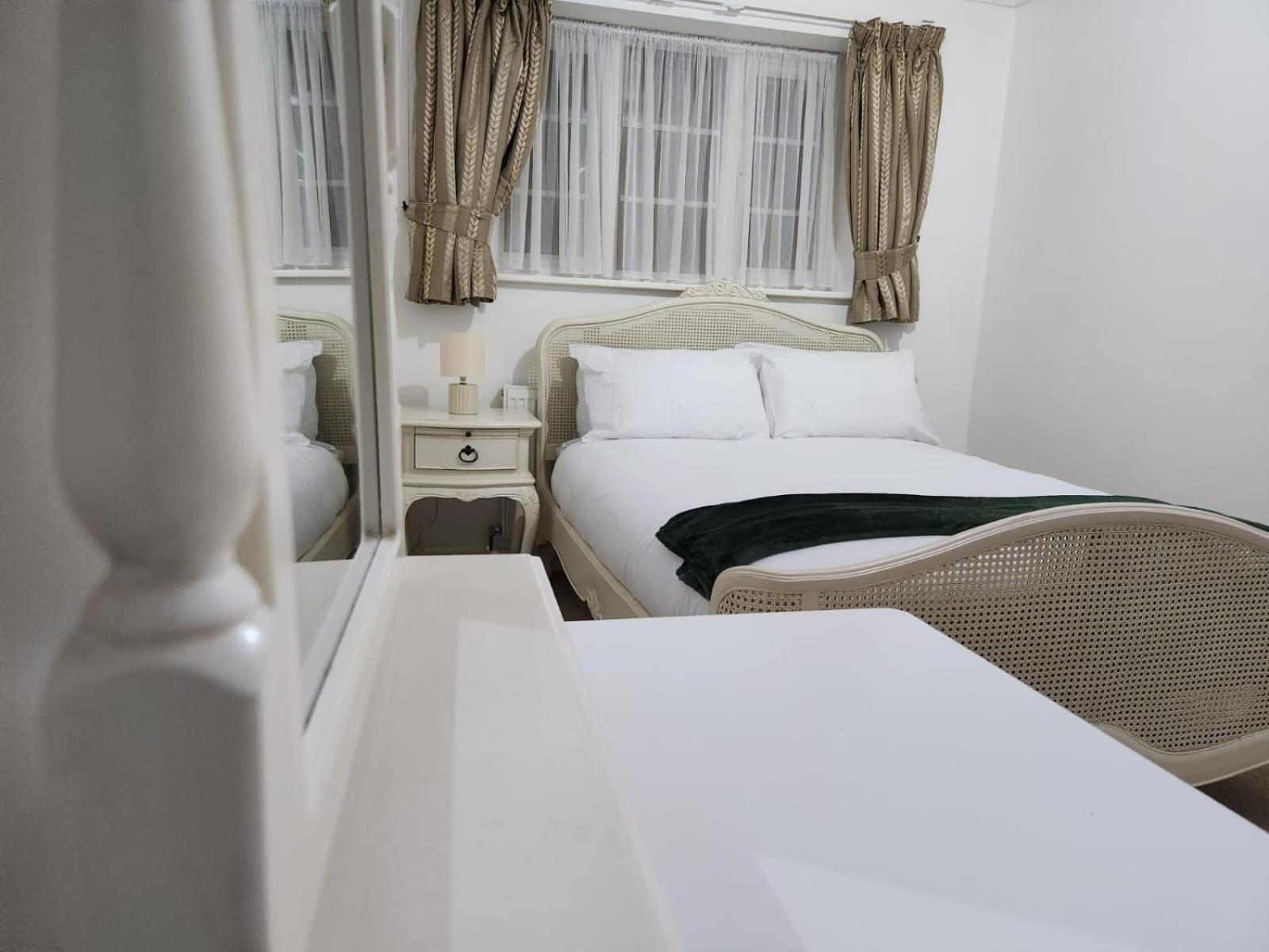 D Elmdon Homestay Shared 4 Bedrooms Бирмингем Экстерьер фото