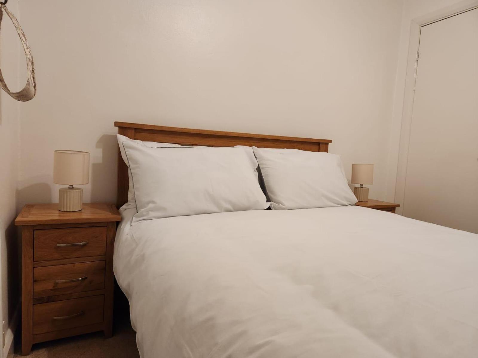 D Elmdon Homestay Shared 4 Bedrooms Бирмингем Экстерьер фото