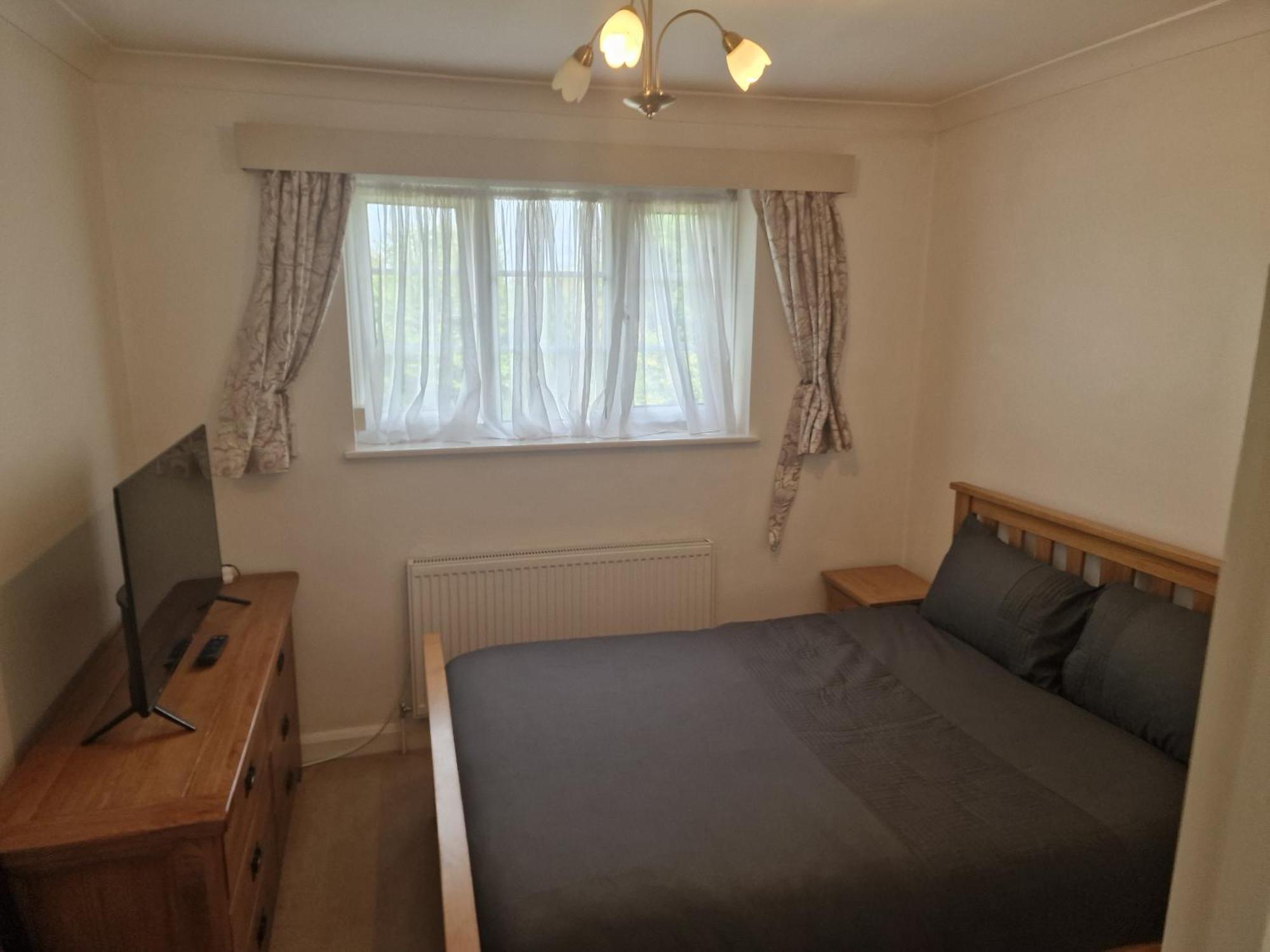 D Elmdon Homestay Shared 4 Bedrooms Бирмингем Экстерьер фото