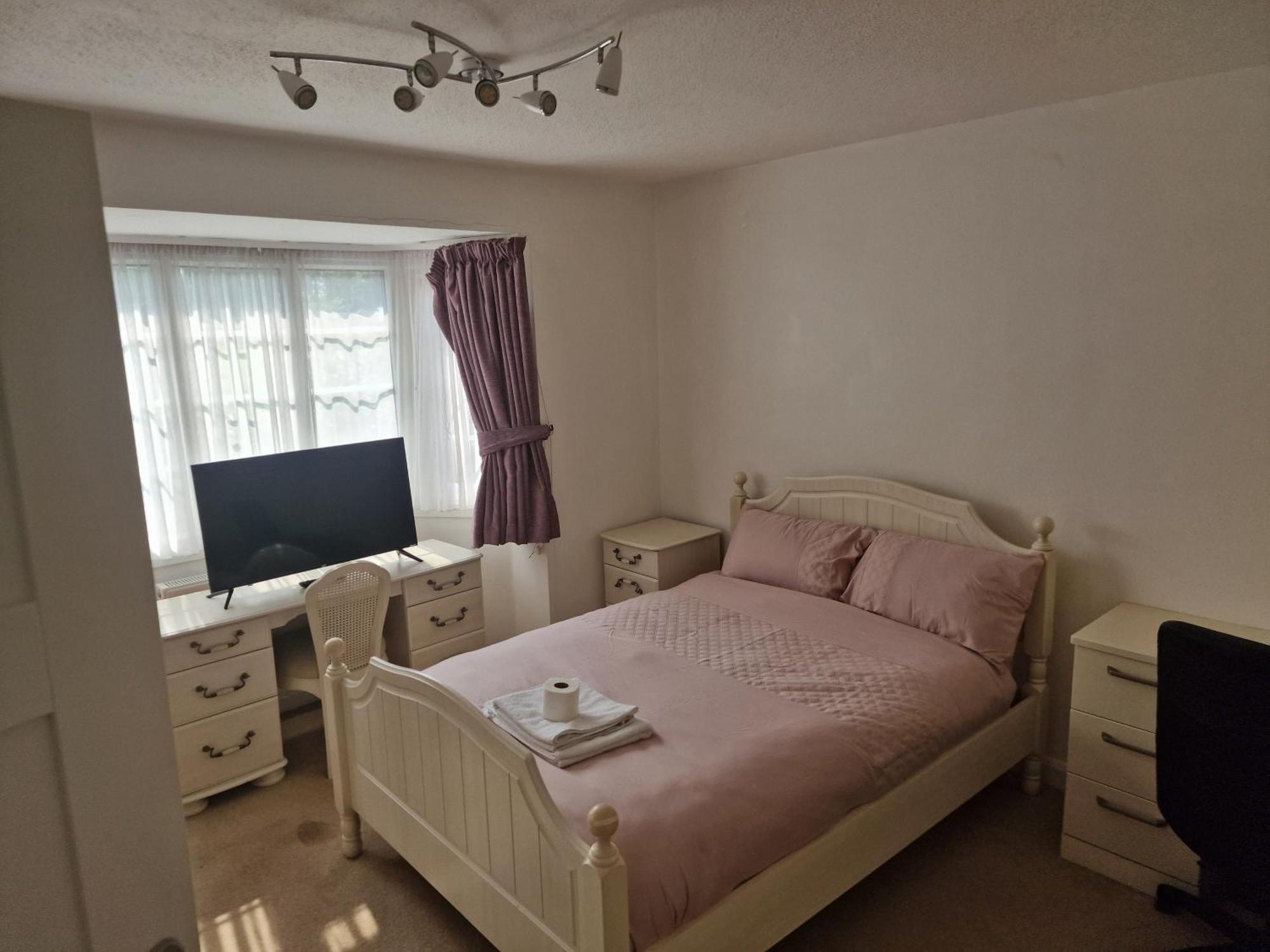 D Elmdon Homestay Shared 4 Bedrooms Бирмингем Экстерьер фото