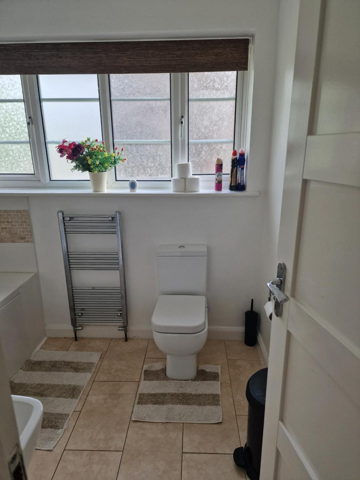 D Elmdon Homestay Shared 4 Bedrooms Бирмингем Экстерьер фото